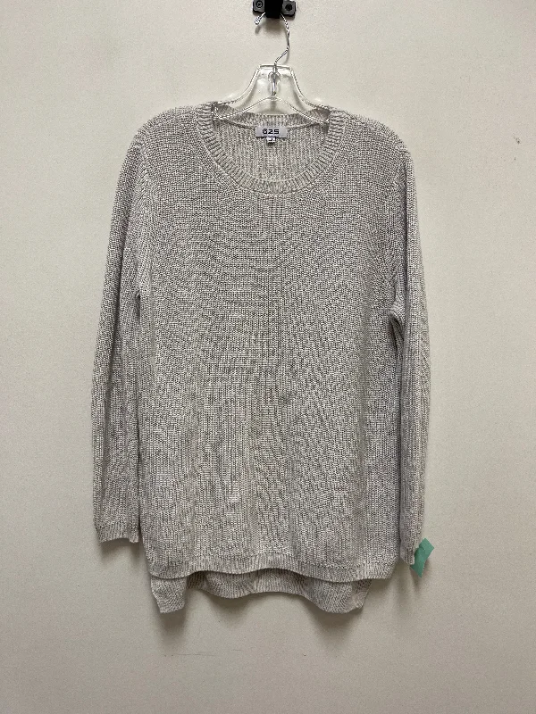 Sweater By 525 In Grey, Size: M