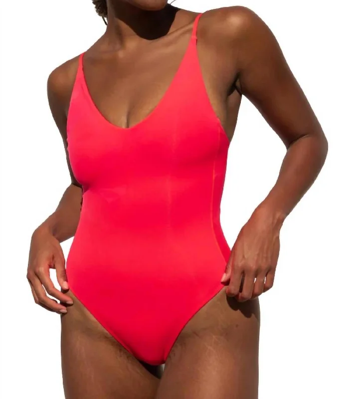 Women's Athletic Apparel Sunday Suit In Rescue