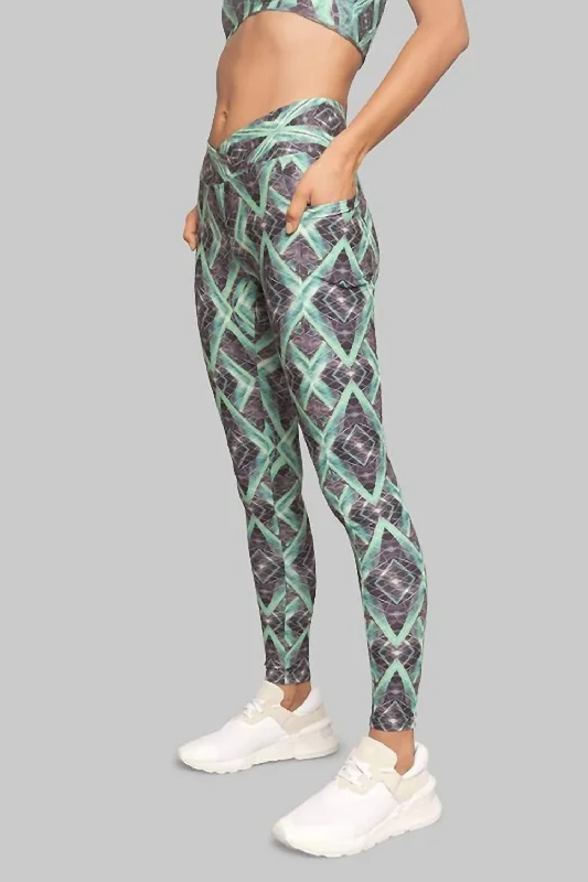 Comfortable Women's Apparel Jungle Helix Crossover Pocket Legging In Multi